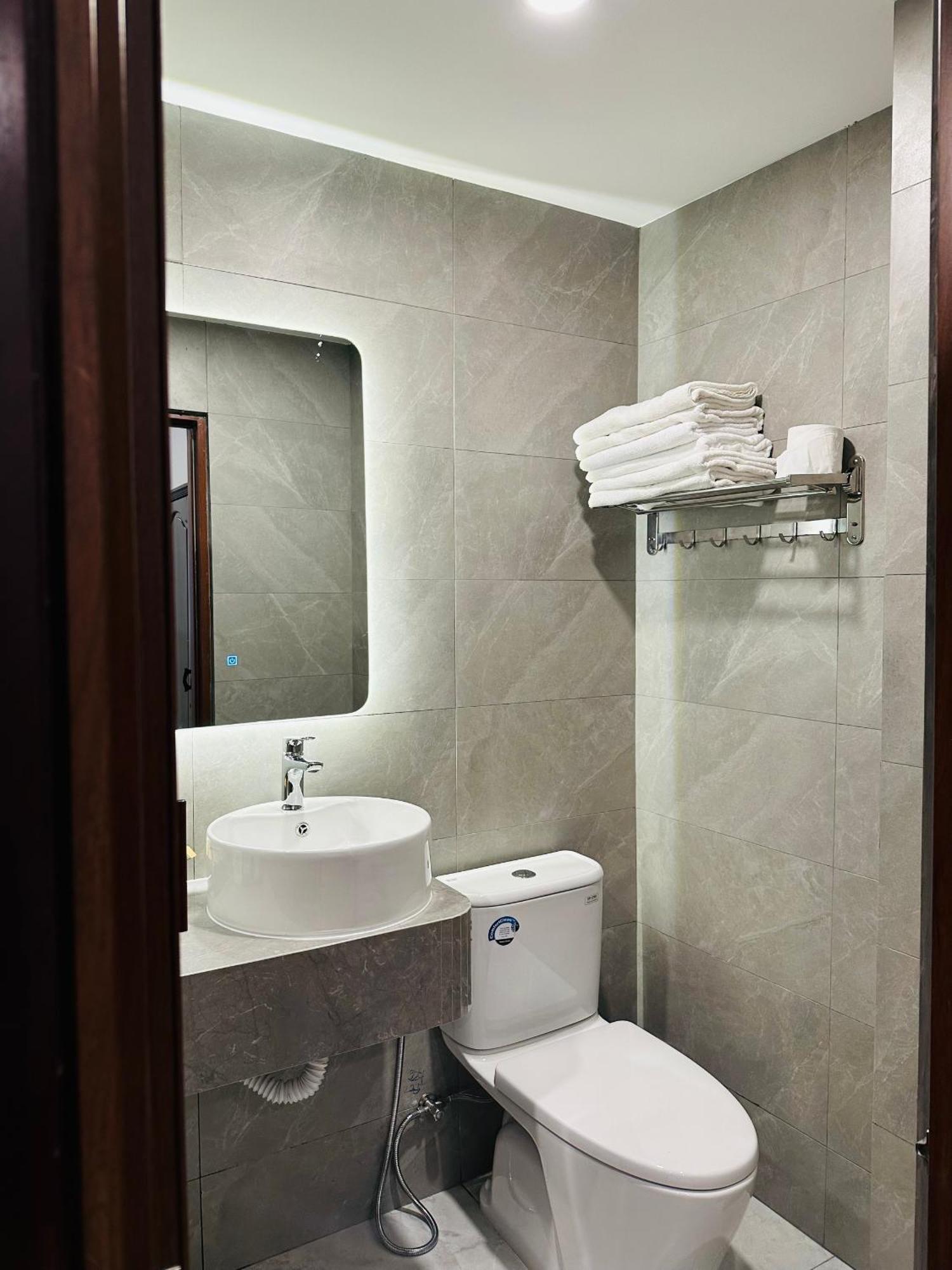 Phuong Nam Hotel An Giang Long Xuyên Buitenkant foto